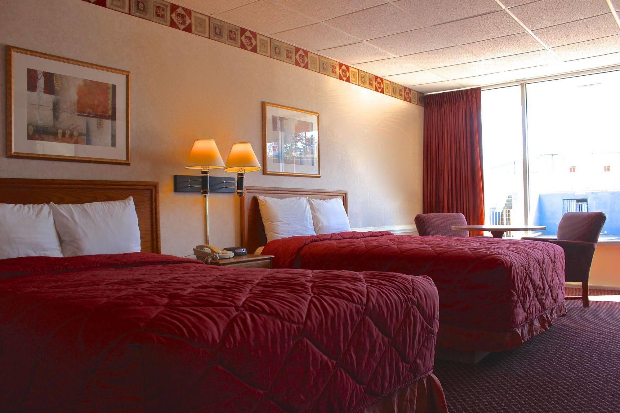 Regency Inn Richmond Dumbarton Bagian luar foto